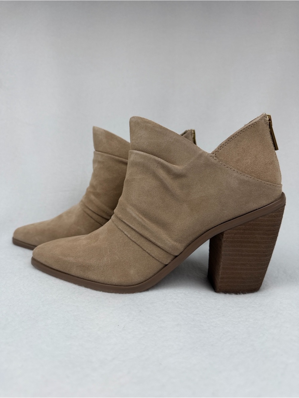 Vince Camuto Ainsley Tortilla Suede Women's Ankle Boot Size 8.5